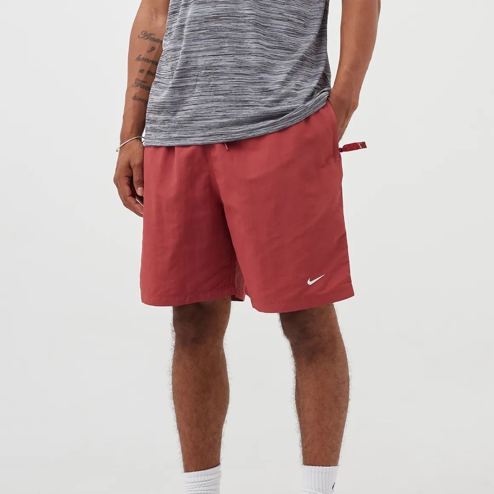 Nike Men’s Light Coral Elastic Waist Nike NRG Solo Swoosh Short Large Woven